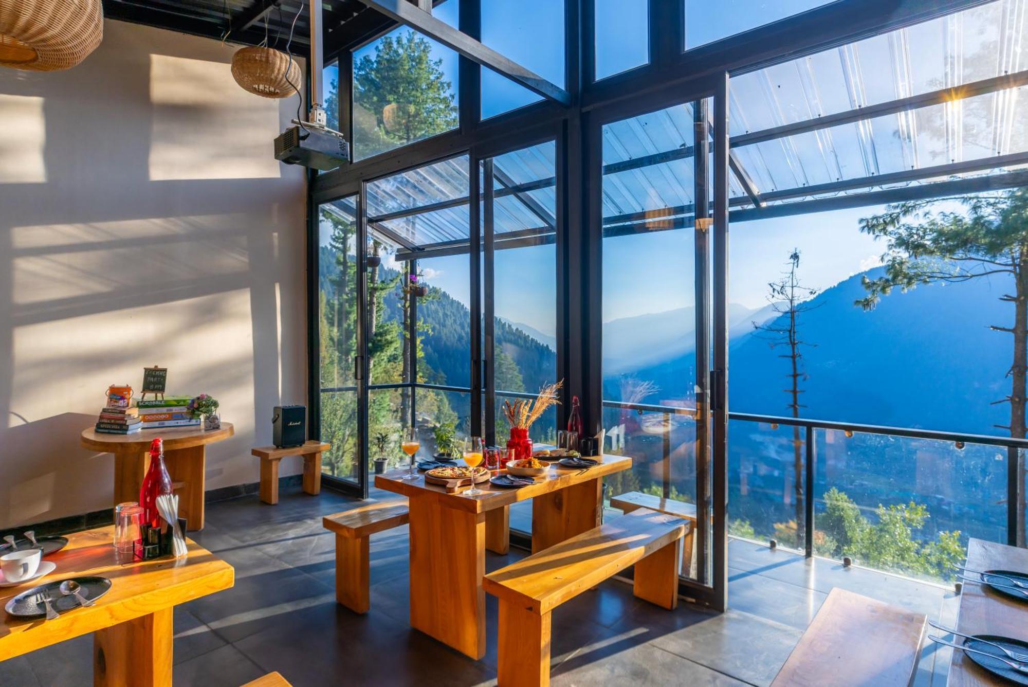 Montane , Sethan Lodge *